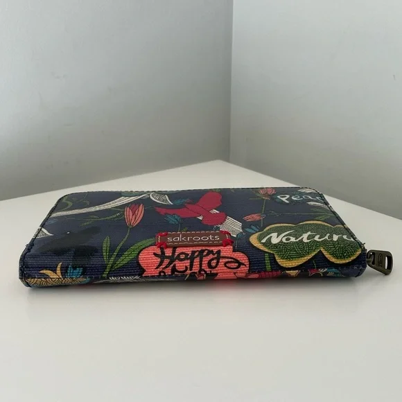 Sakroots Large zip Wallet - Picture 6 of 10